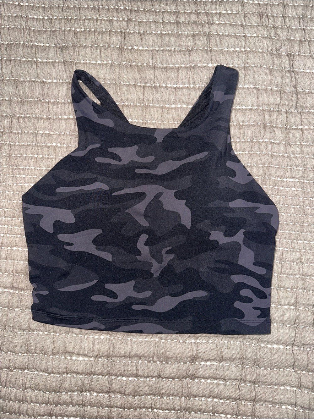 CRZ YOGA Women's Black & Gray Camo Racerback Crop Workout Tank Top